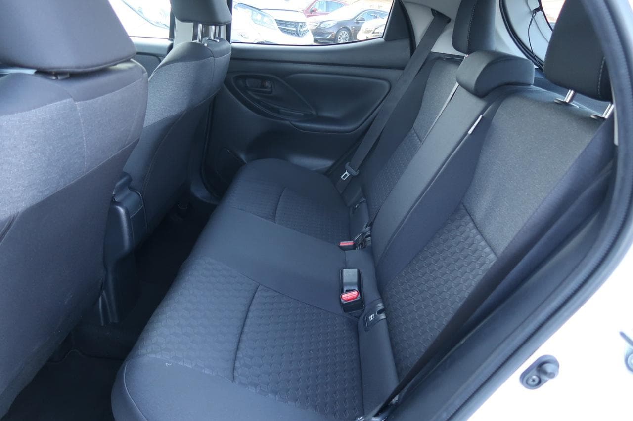 2023 Toyota Yaris - 15