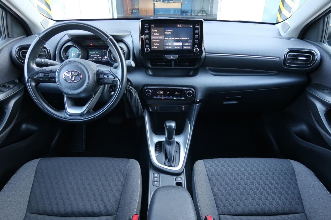 2023 Toyota Yaris - 10