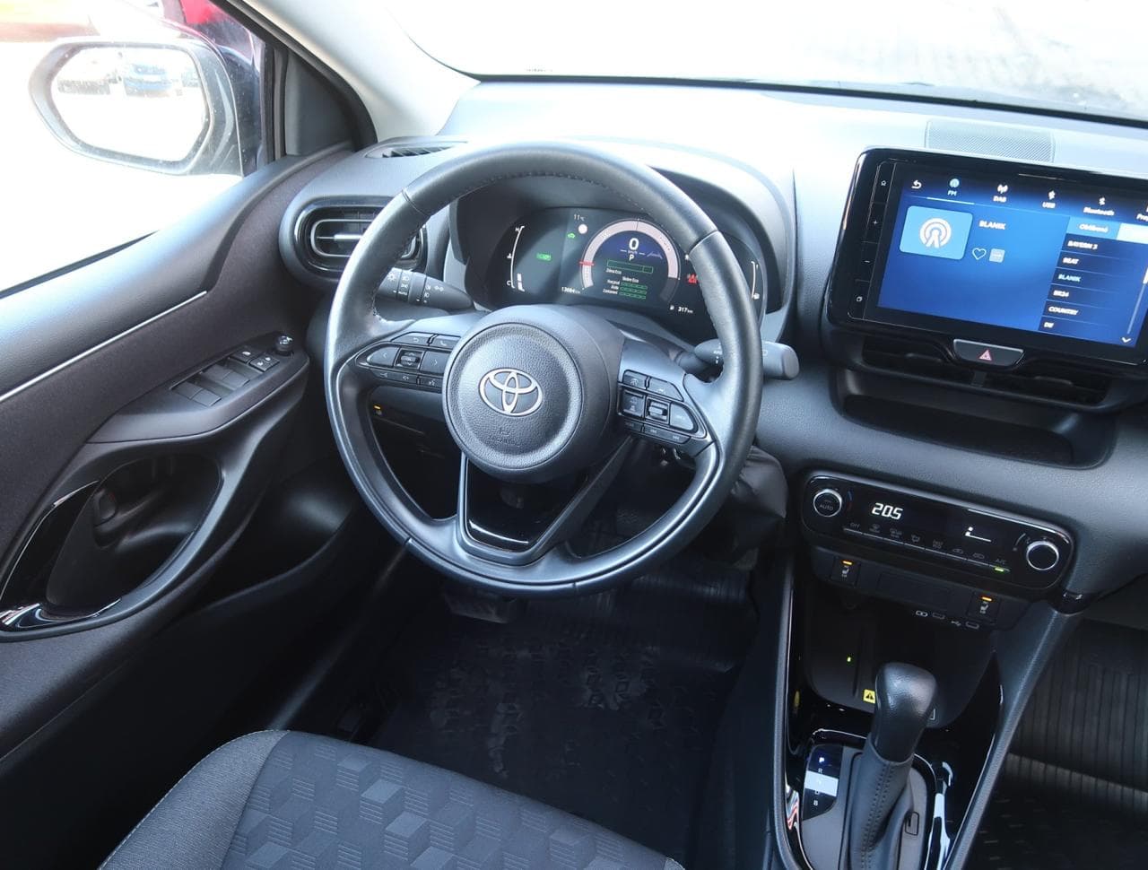 2024 Toyota Yaris - 9