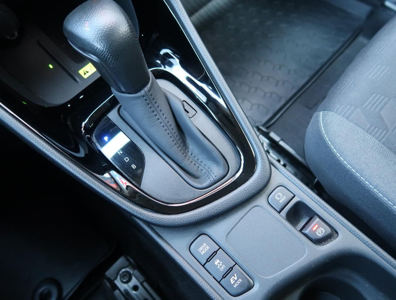 2024 Toyota Yaris - 19