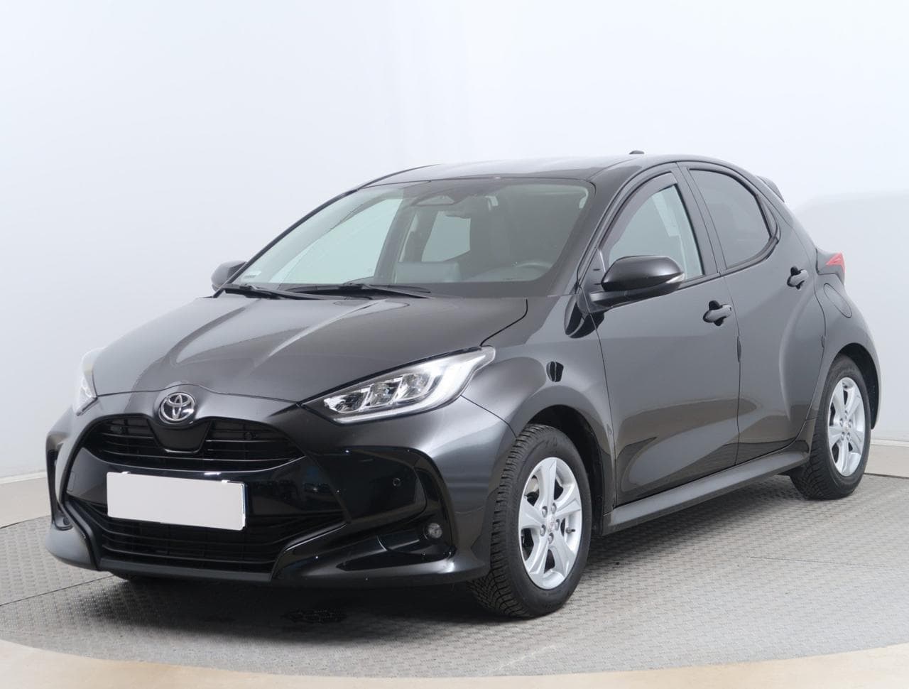 2024 Toyota Yaris - 3