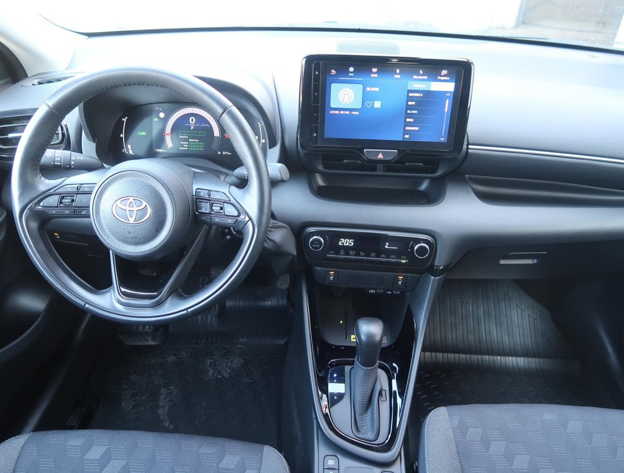 2024 Toyota Yaris - 10