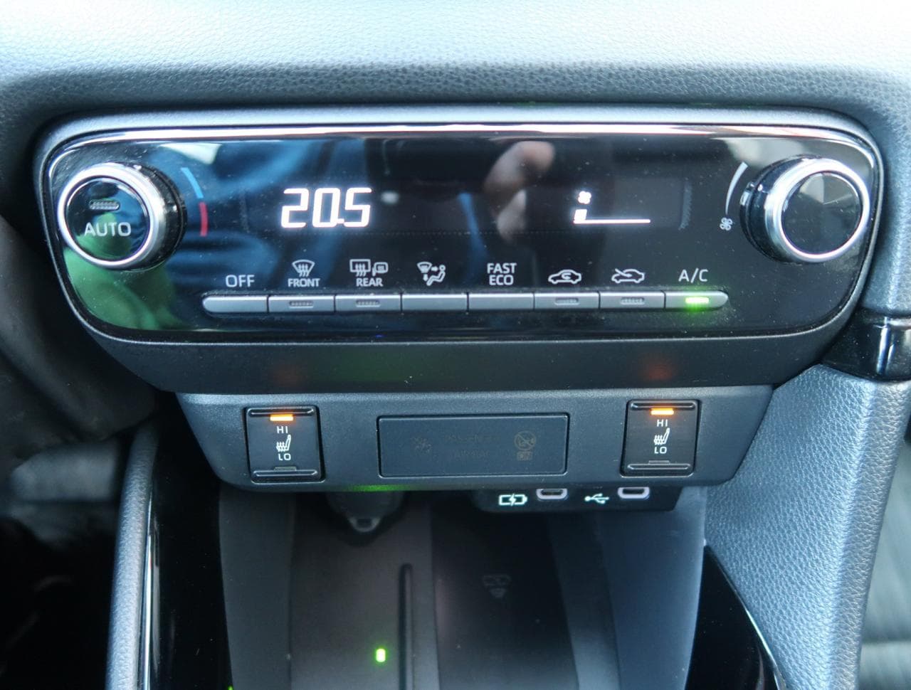 2024 Toyota Yaris - 18