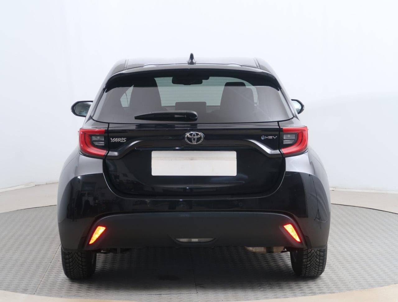 2024 Toyota Yaris - 6