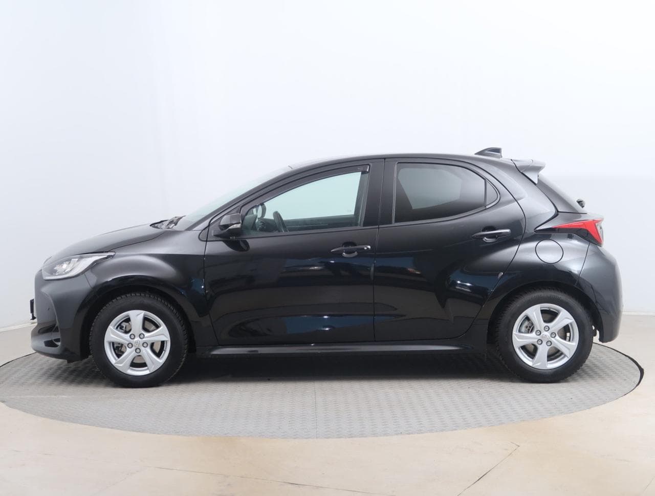 2024 Toyota Yaris - 4