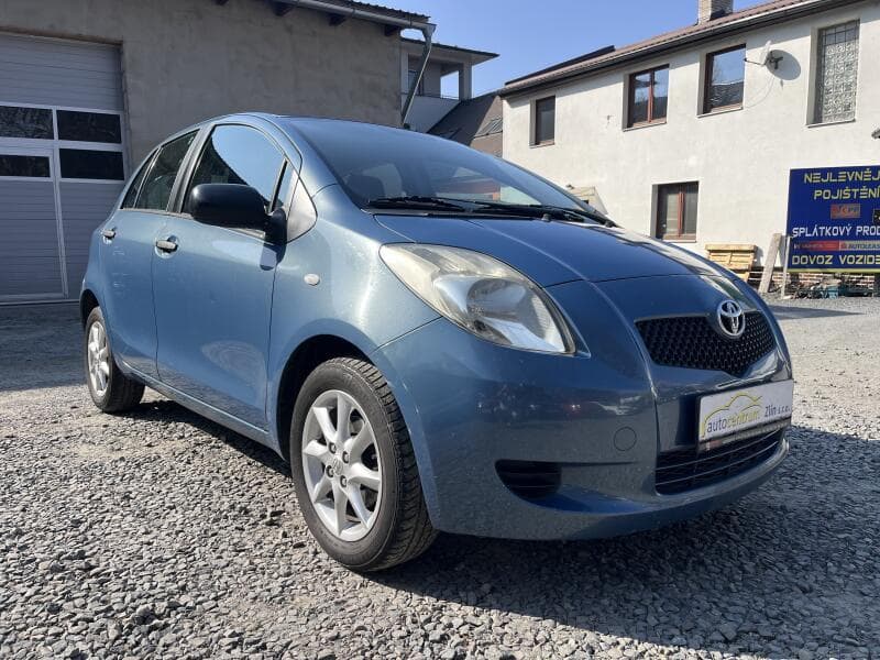 Toyota Yaris 1,3 VVTi 64 Kw ČR!!! hatchback