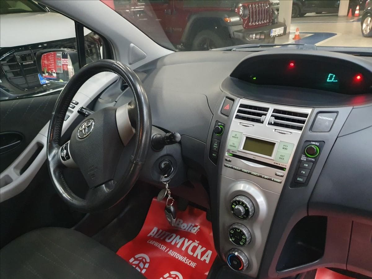 2006 Toyota Yaris - 6