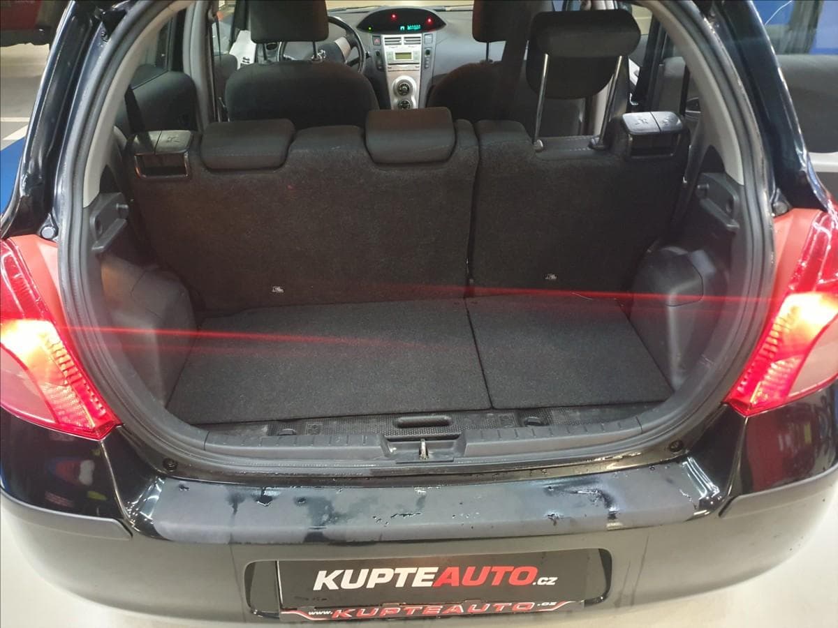 2006 Toyota Yaris - 9
