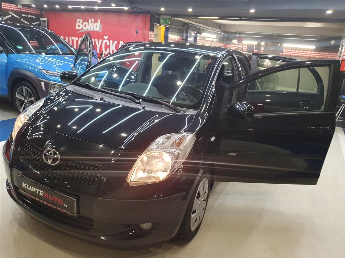 2006 Toyota Yaris - 18