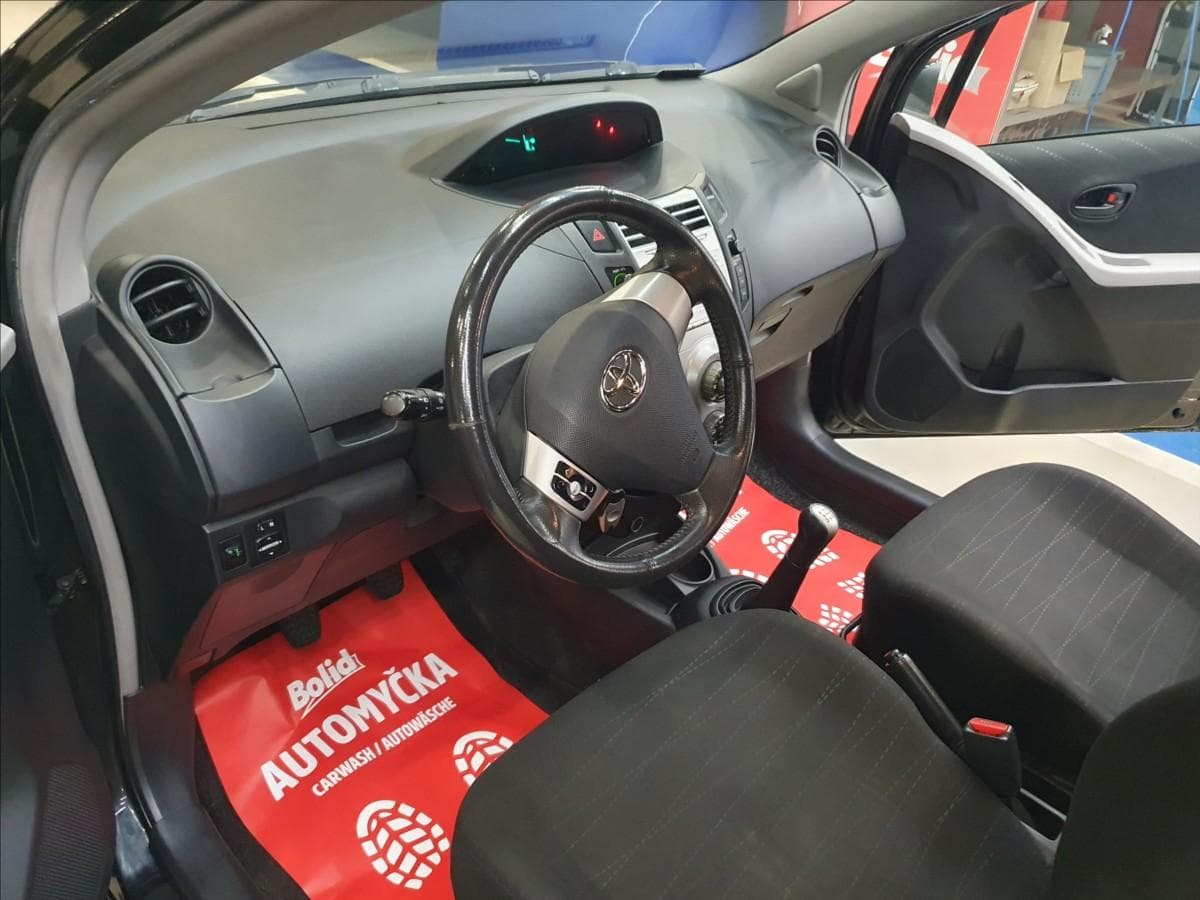 2006 Toyota Yaris - 10