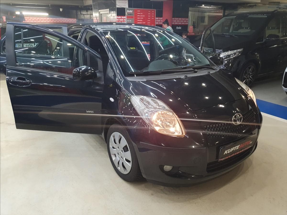 2006 Toyota Yaris - 19
