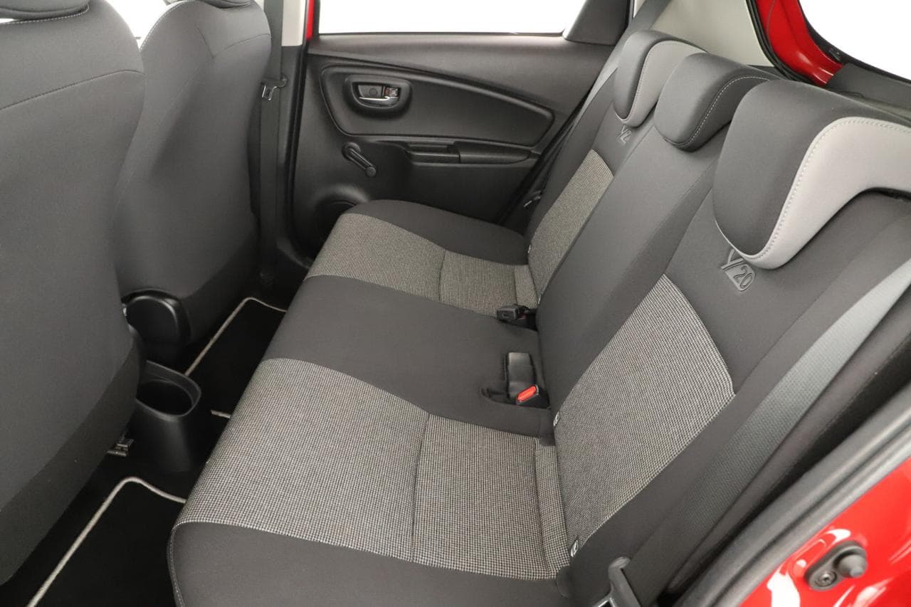 2019 Toyota YARIS - 12