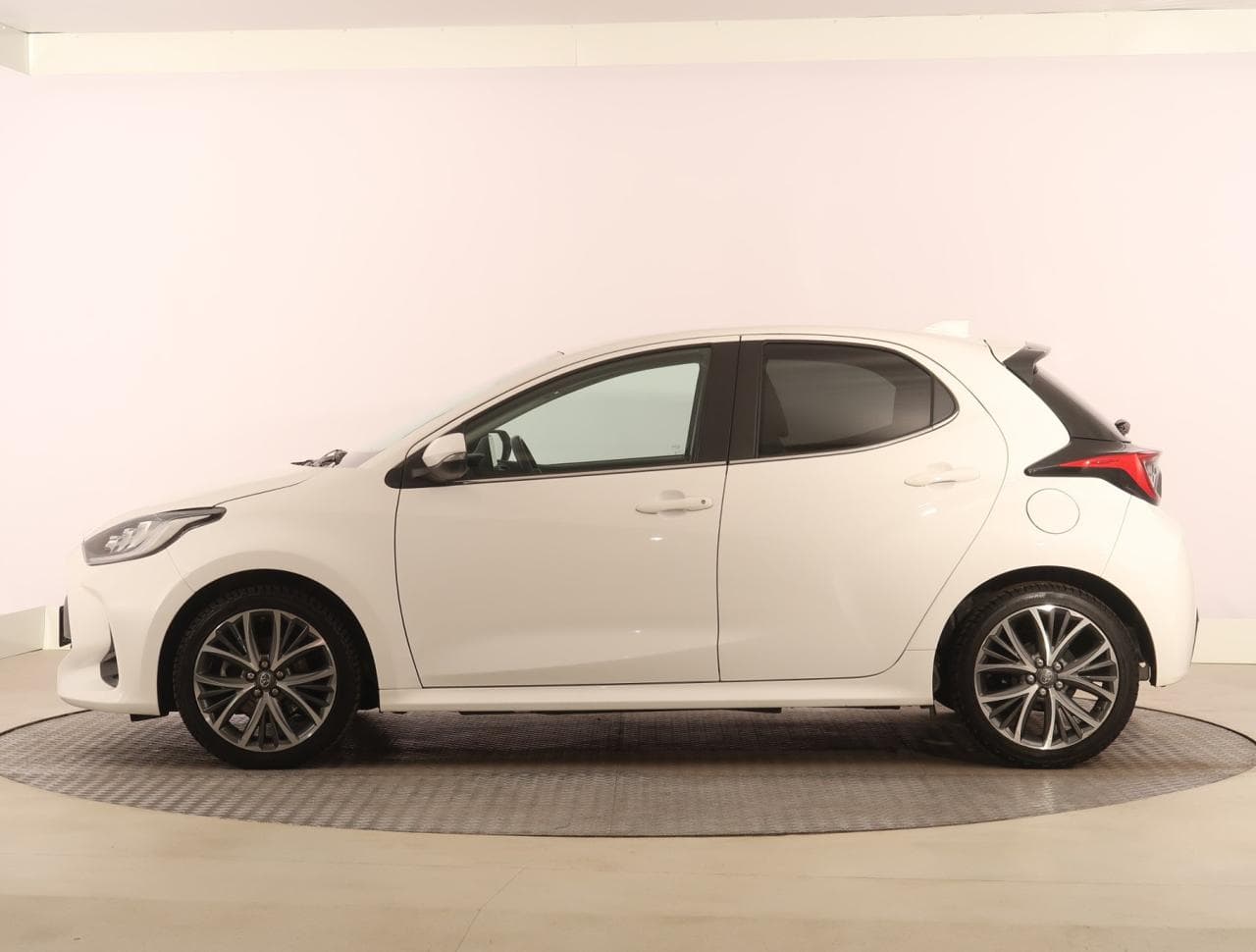 2023 Toyota Yaris - 7