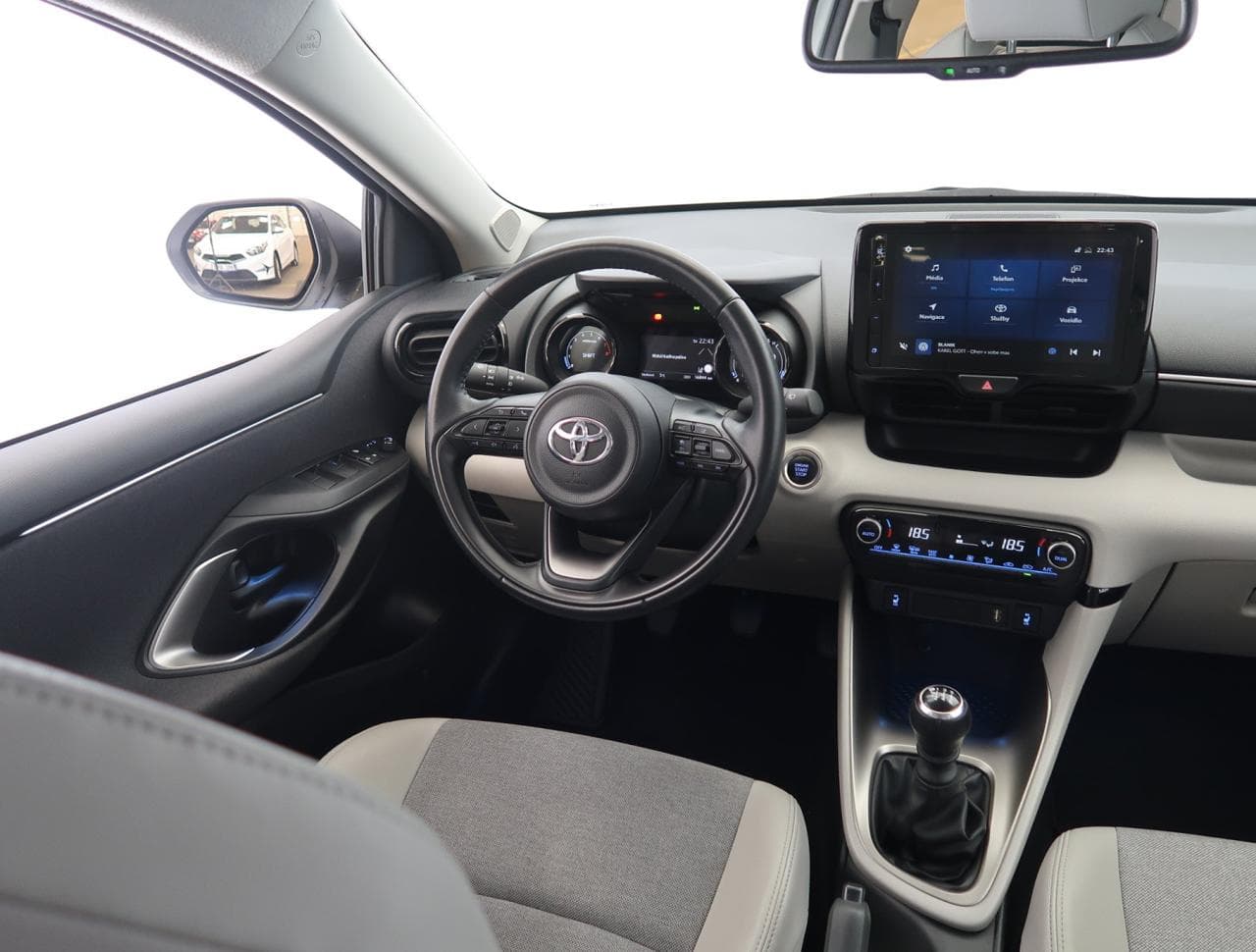 2023 Toyota Yaris - 17