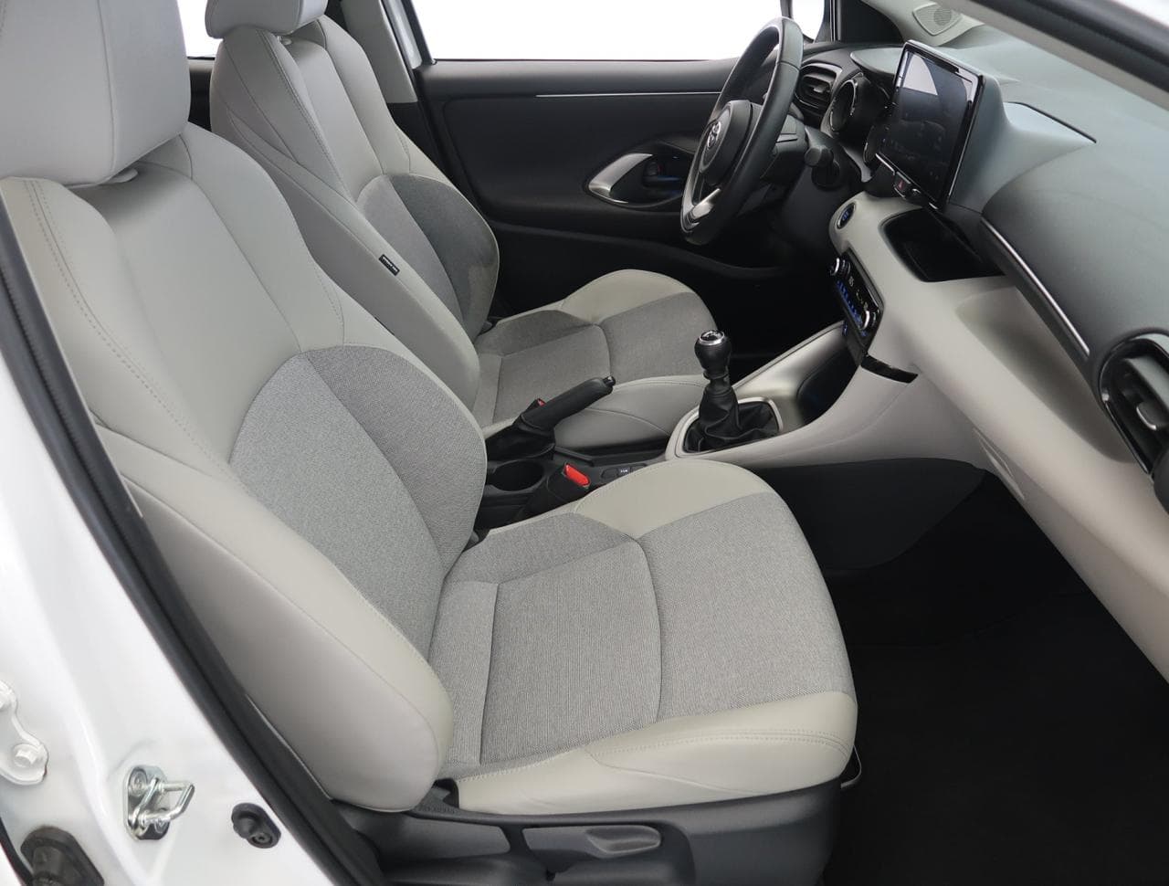 2023 Toyota Yaris - 23