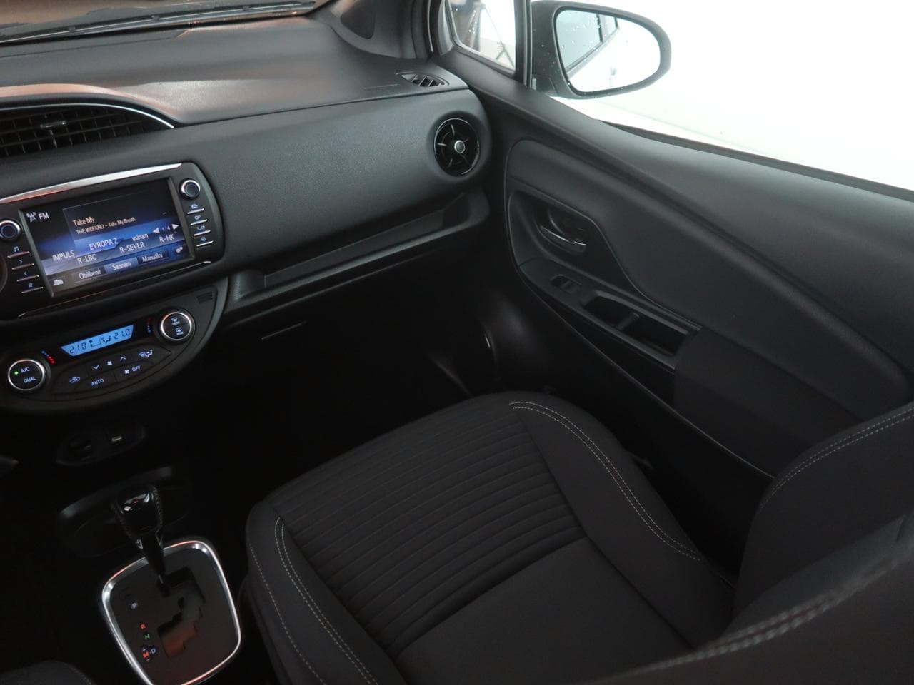 2019 Toyota Yaris - 21