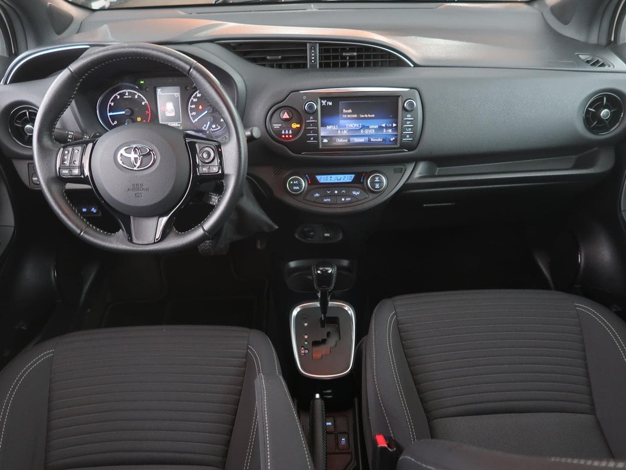 2019 Toyota Yaris - 19