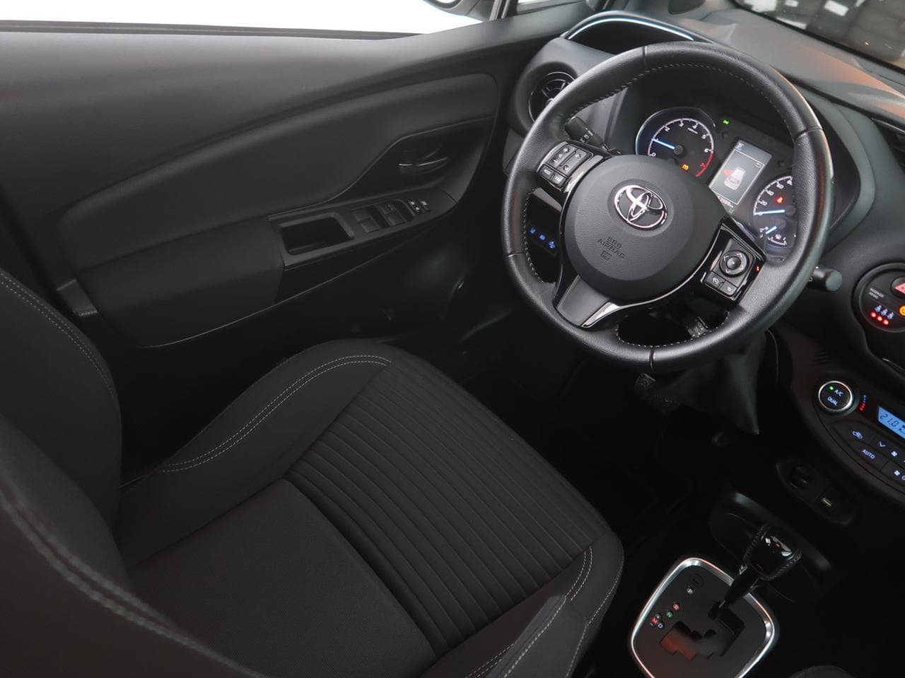 2019 Toyota Yaris - 17