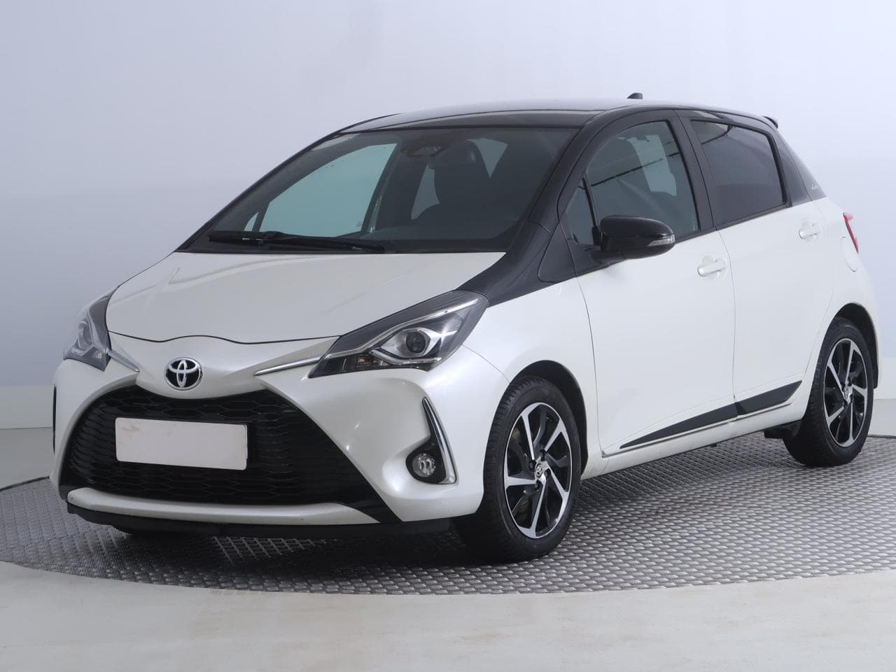 2019 Toyota Yaris - 5