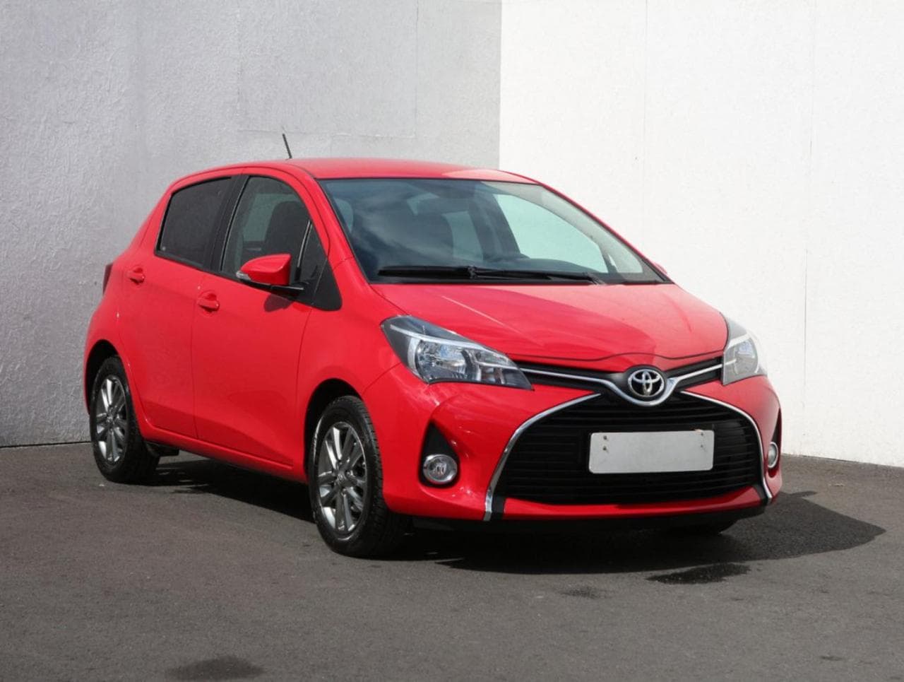 Toyota Yaris 1.5i hatchback
