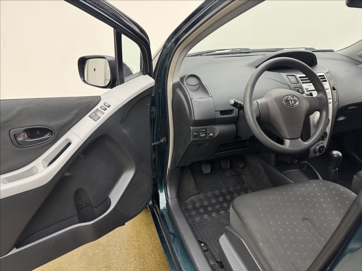 2006 Toyota Yaris - 31