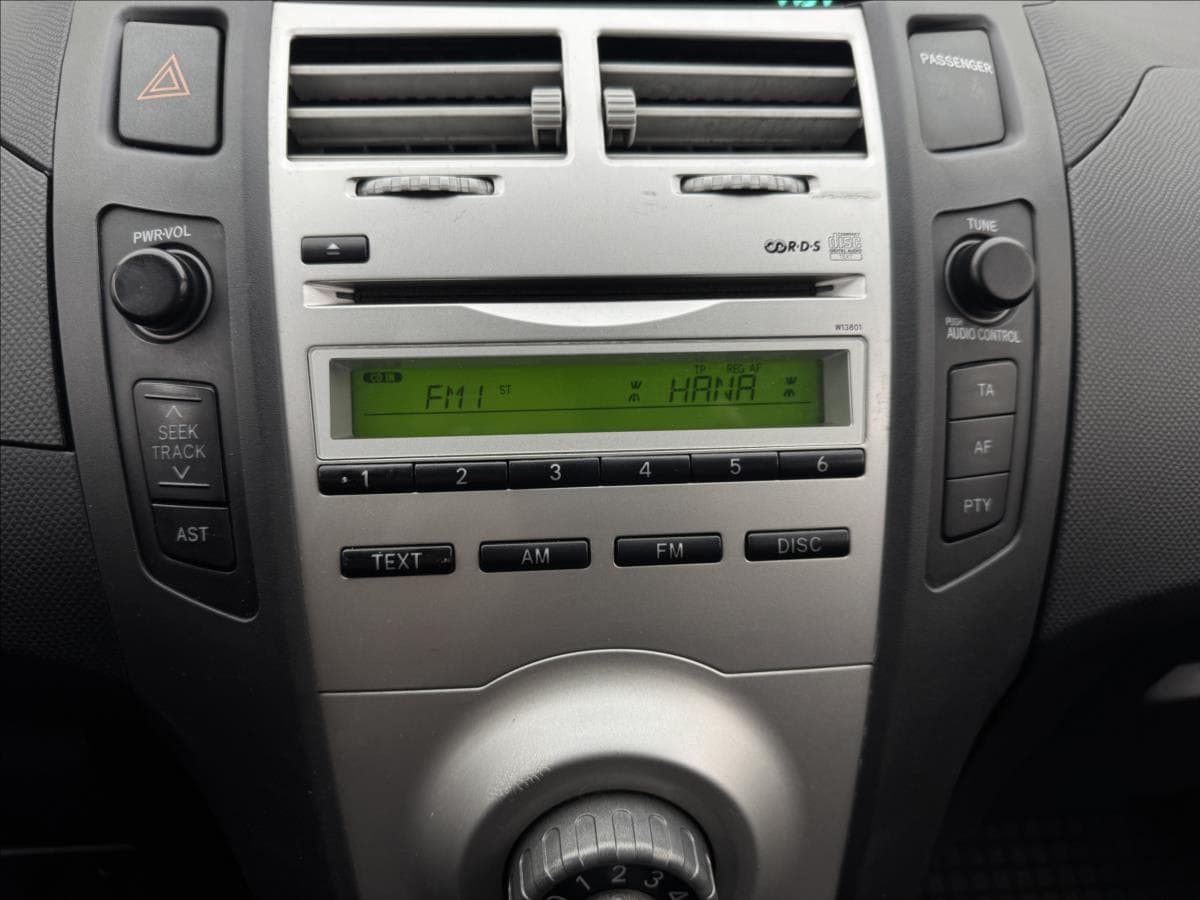 2006 Toyota Yaris - 21