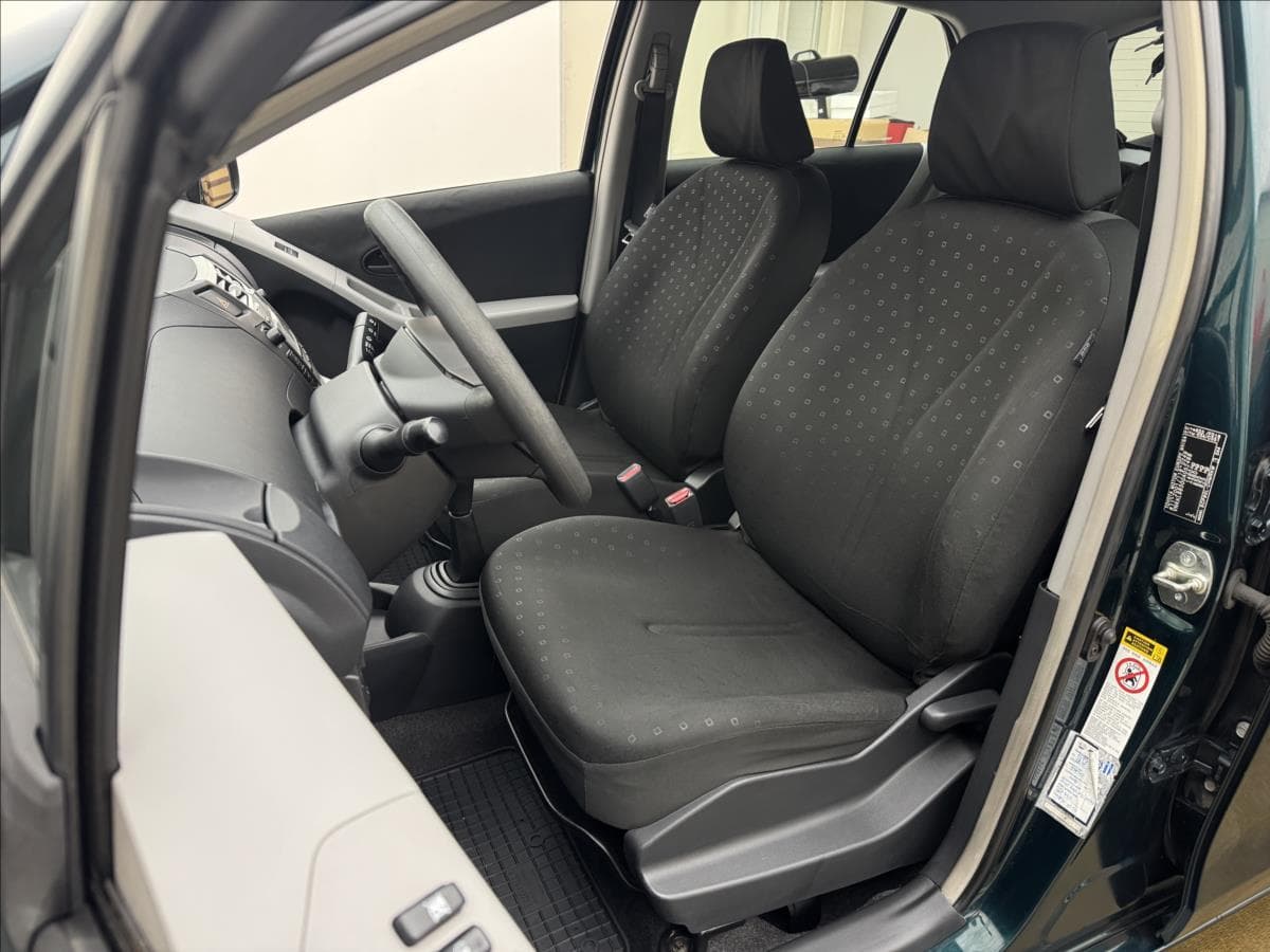 2006 Toyota Yaris - 35