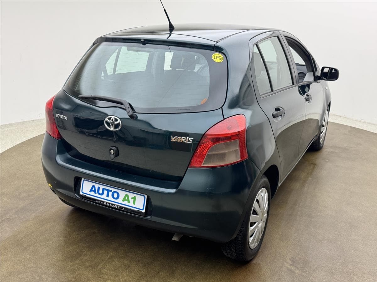 2006 Toyota Yaris - 7