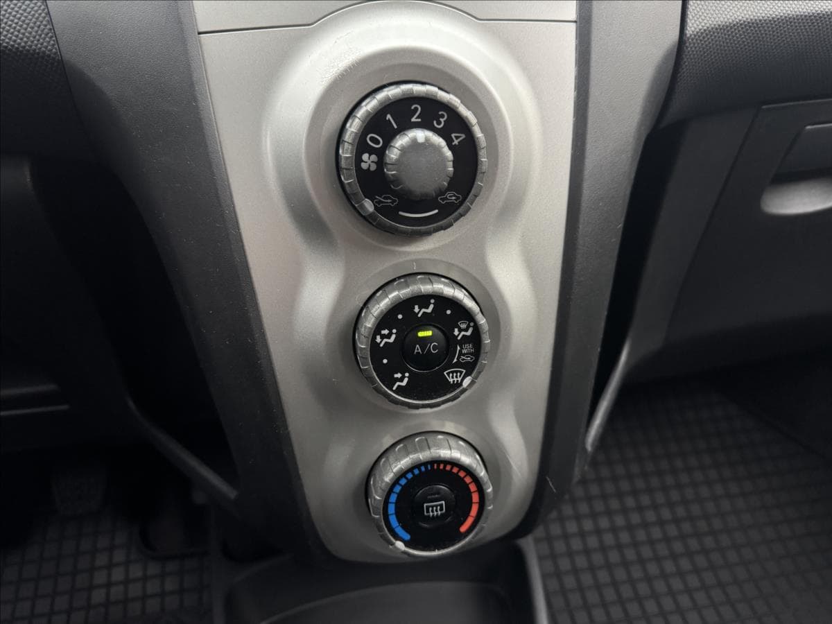 2006 Toyota Yaris - 23