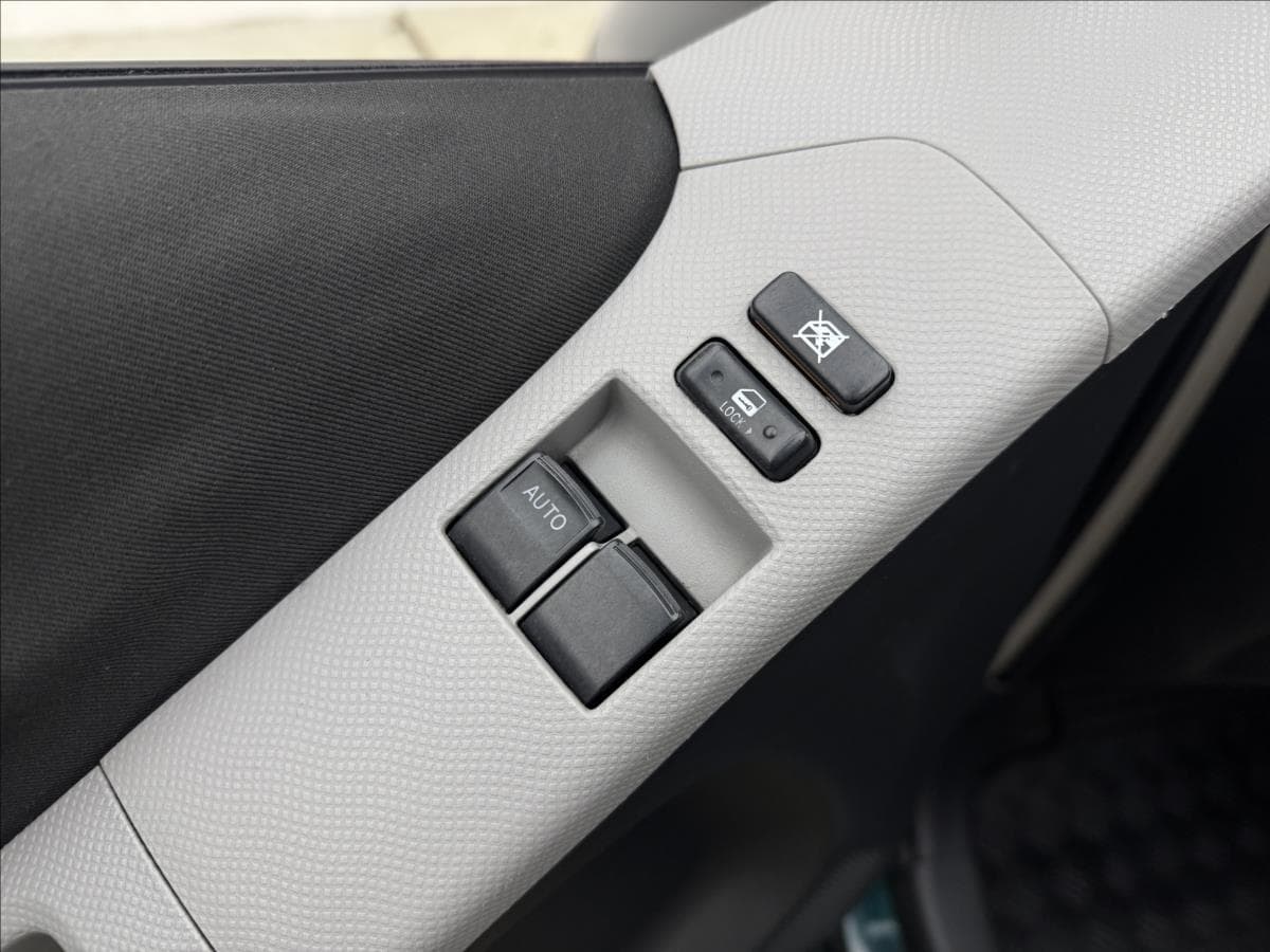 2006 Toyota Yaris - 33