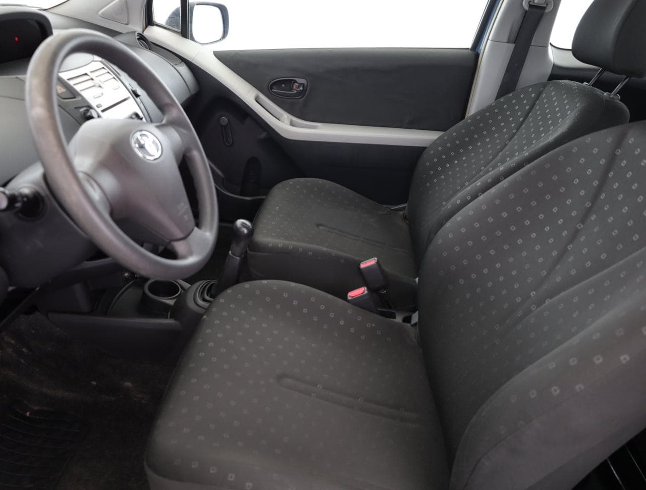 2006 Toyota Yaris - 25