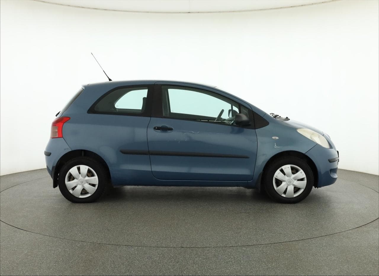 2006 Toyota Yaris - 15