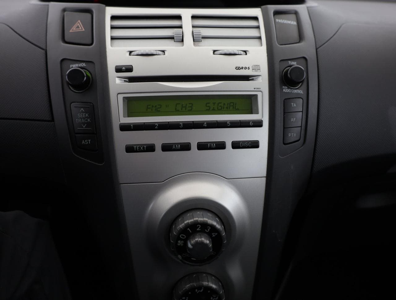 2006 Toyota Yaris - 29