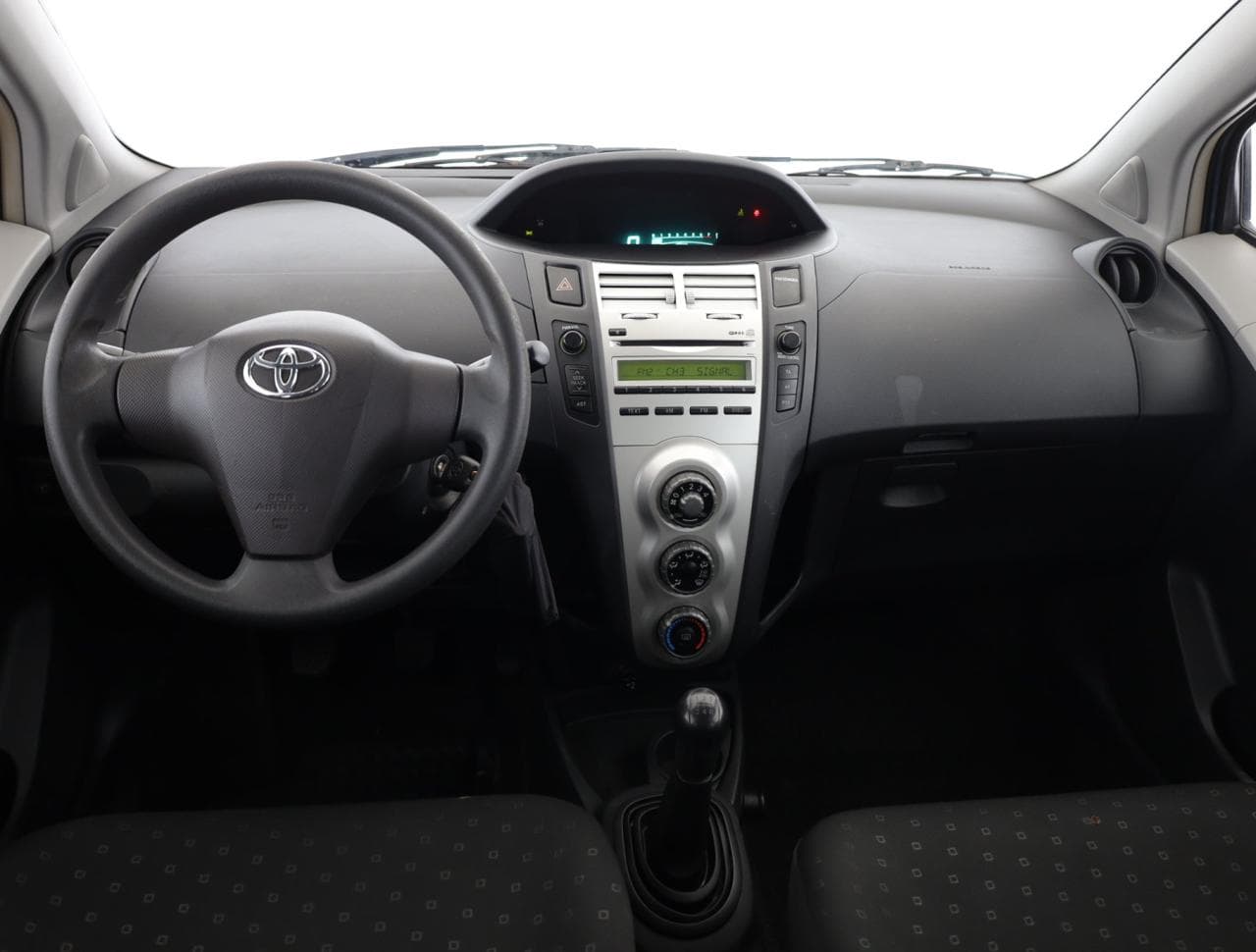 2006 Toyota Yaris - 17