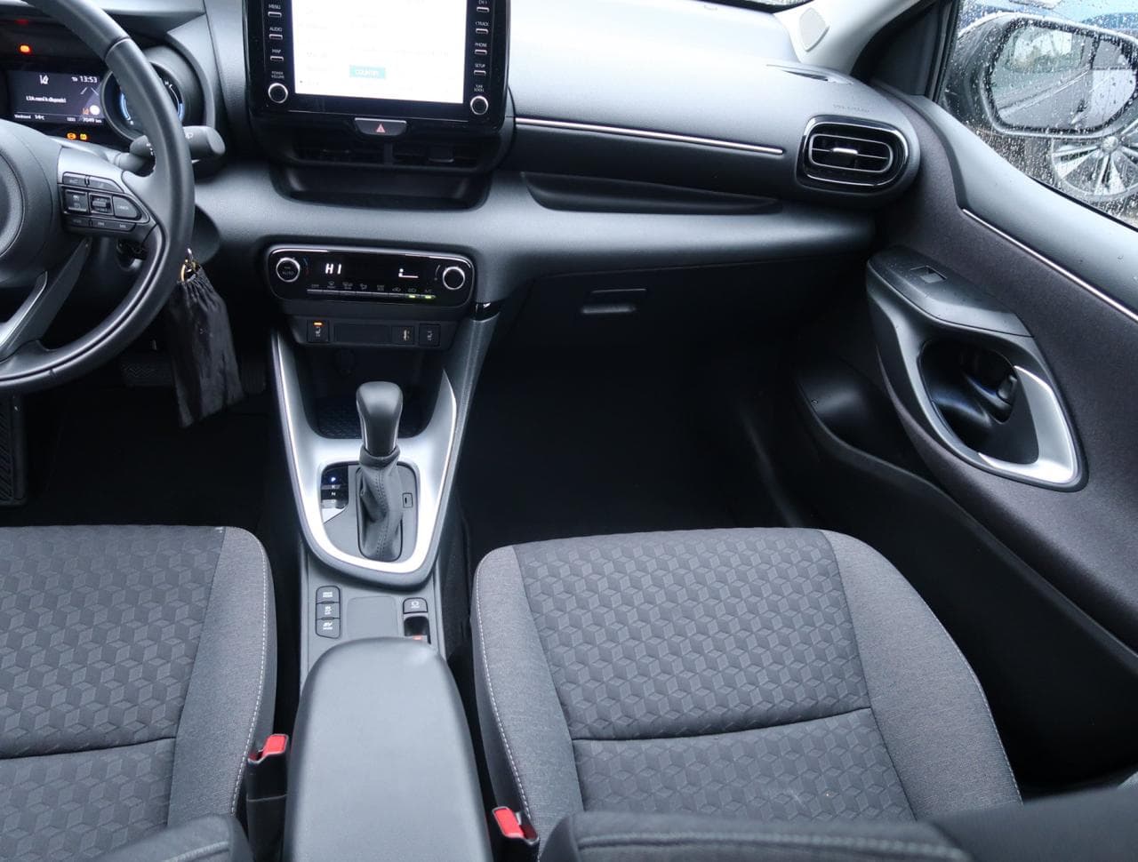 2023 Toyota Yaris - 21