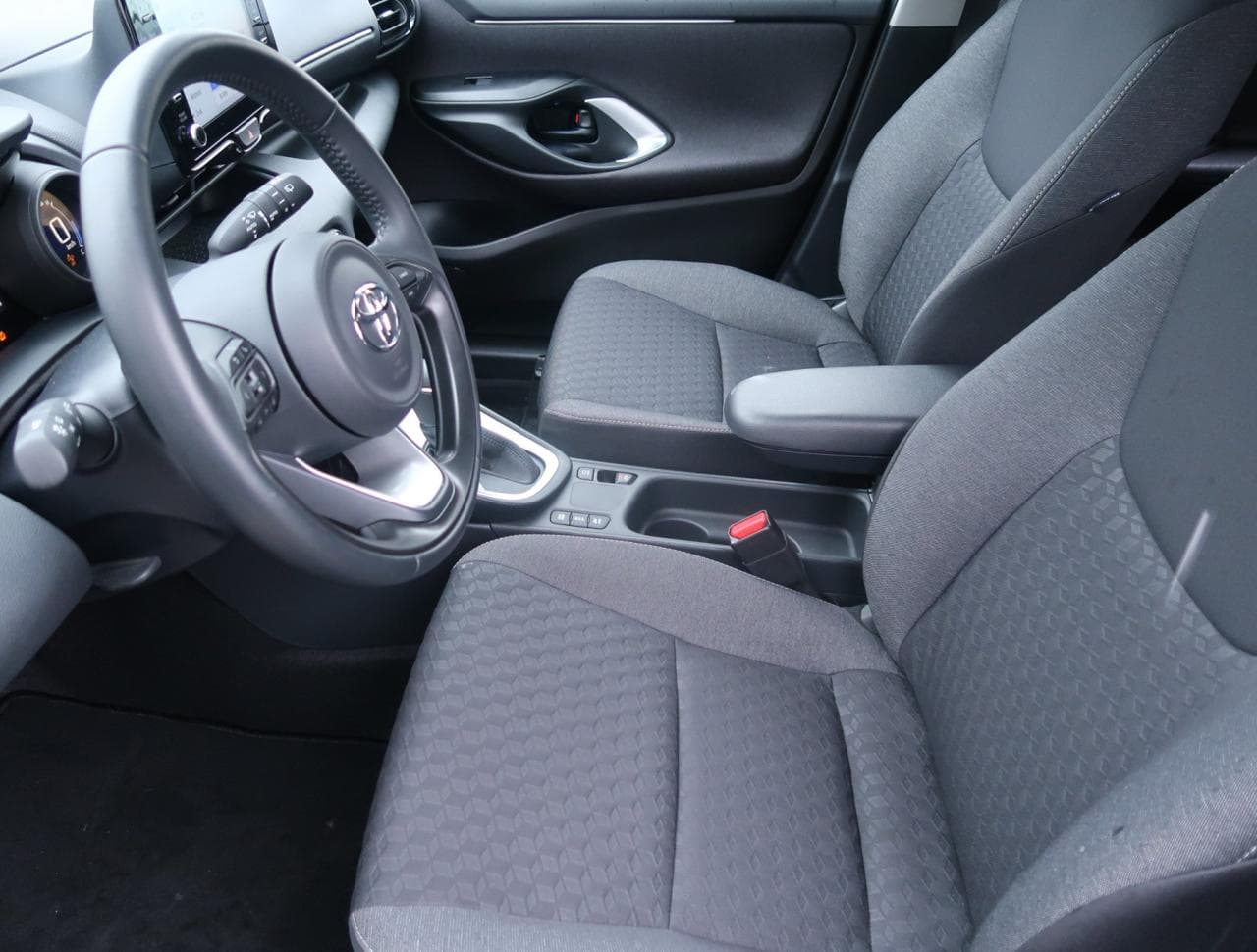 2023 Toyota Yaris - 31