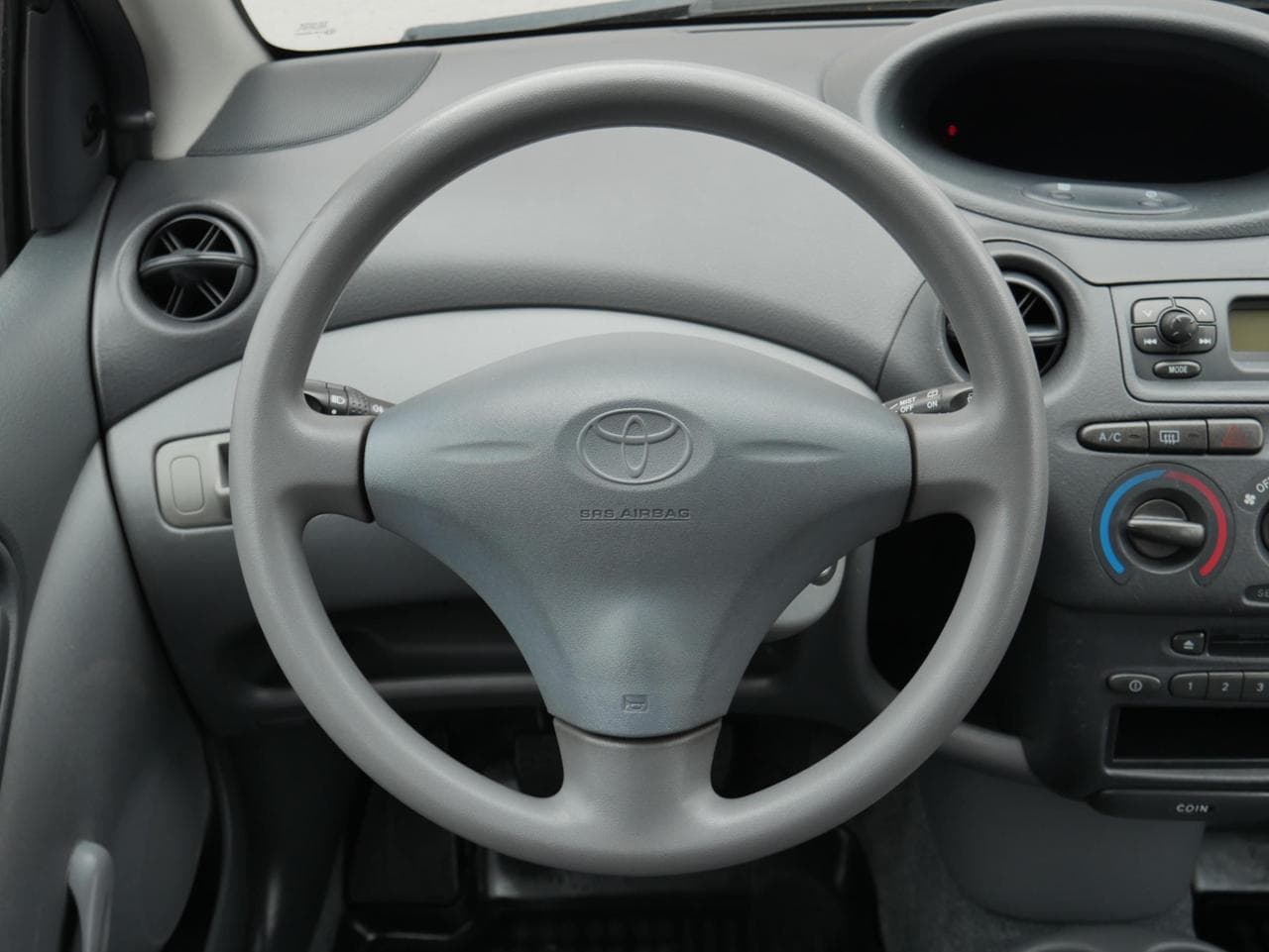 2001 Toyota YARIS - 11