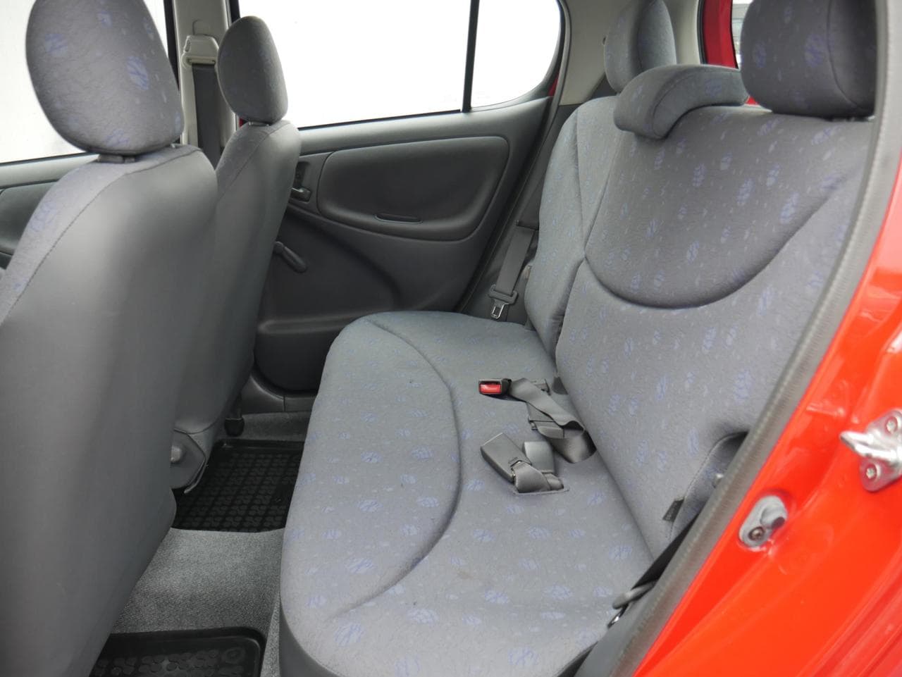 2001 Toyota YARIS - 10