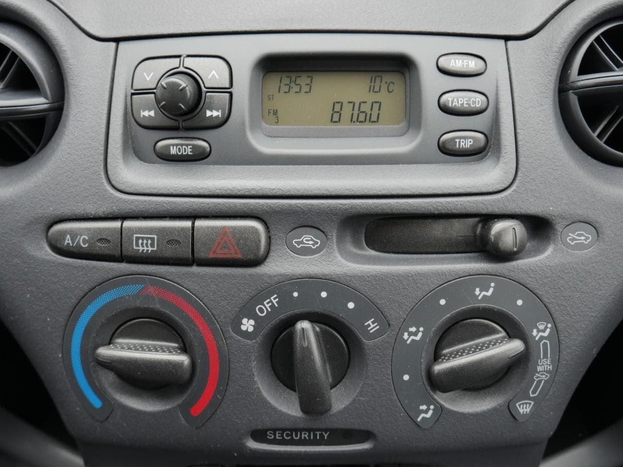 2001 Toyota YARIS - 13