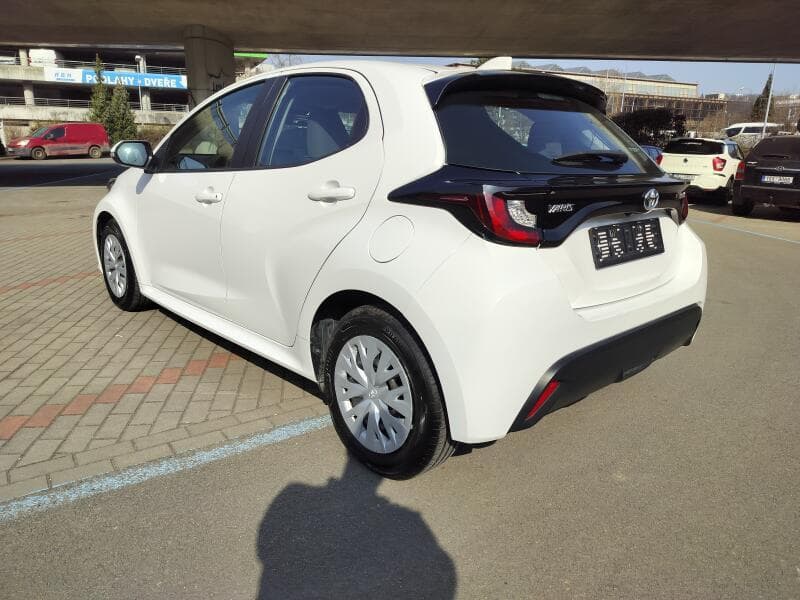 2022 Toyota Yaris - 9
