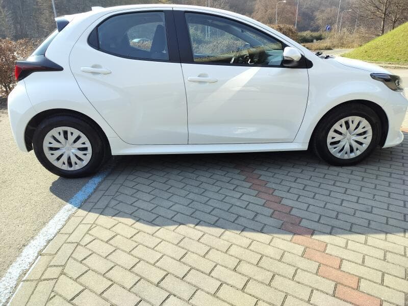 2022 Toyota Yaris - 15