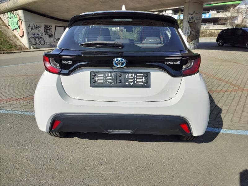 2022 Toyota Yaris - 11