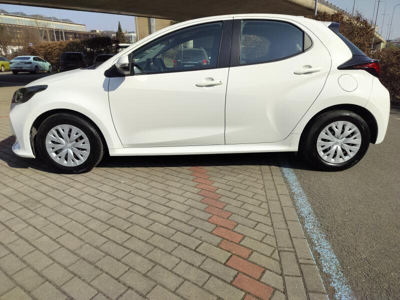 2022 Toyota Yaris - 7