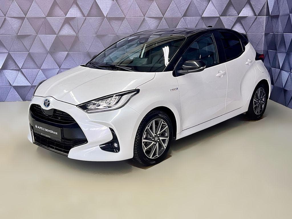 Toyota Yaris 1.5 Hybrid e-CVT, SELECTION hatchback