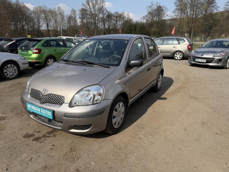 2004 Toyota YARIS