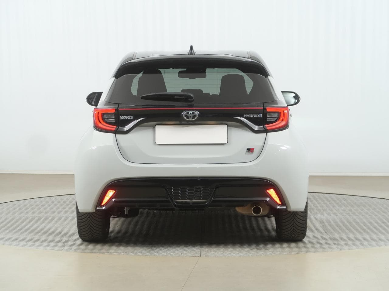 2023 Toyota YARIS - 6