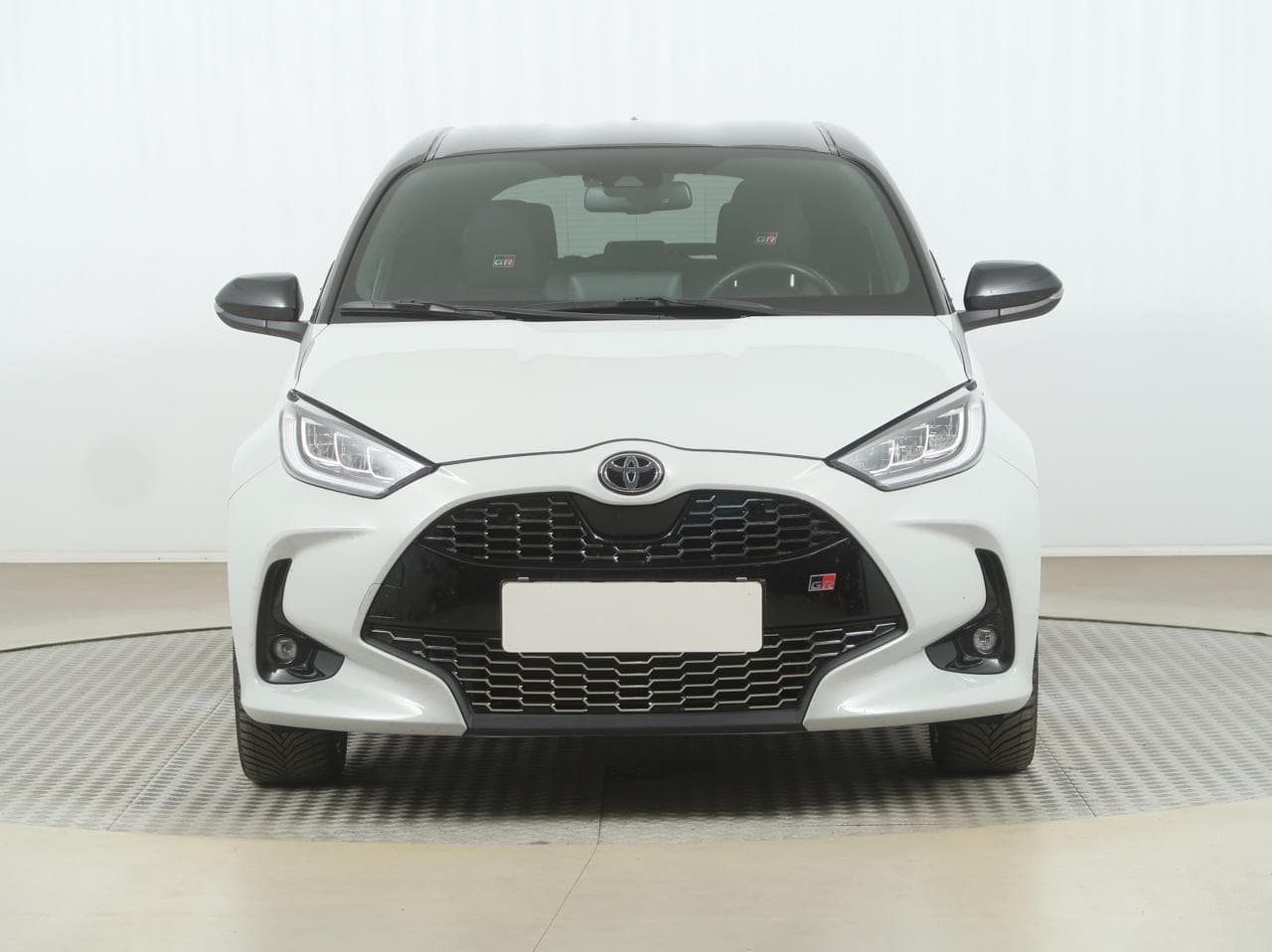 2023 Toyota YARIS - 2