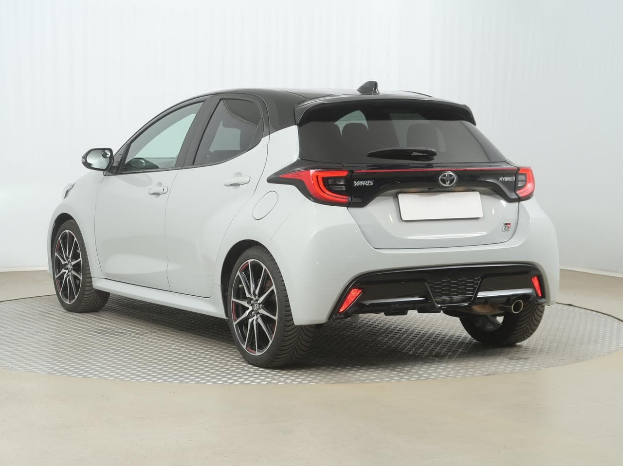 2023 Toyota YARIS - 5