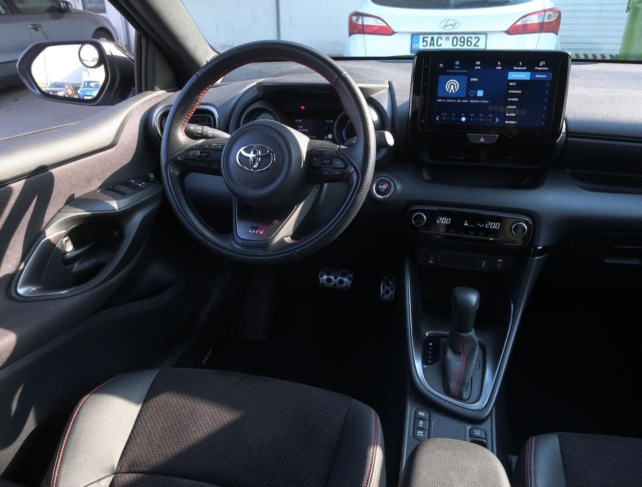 2023 Toyota YARIS - 9