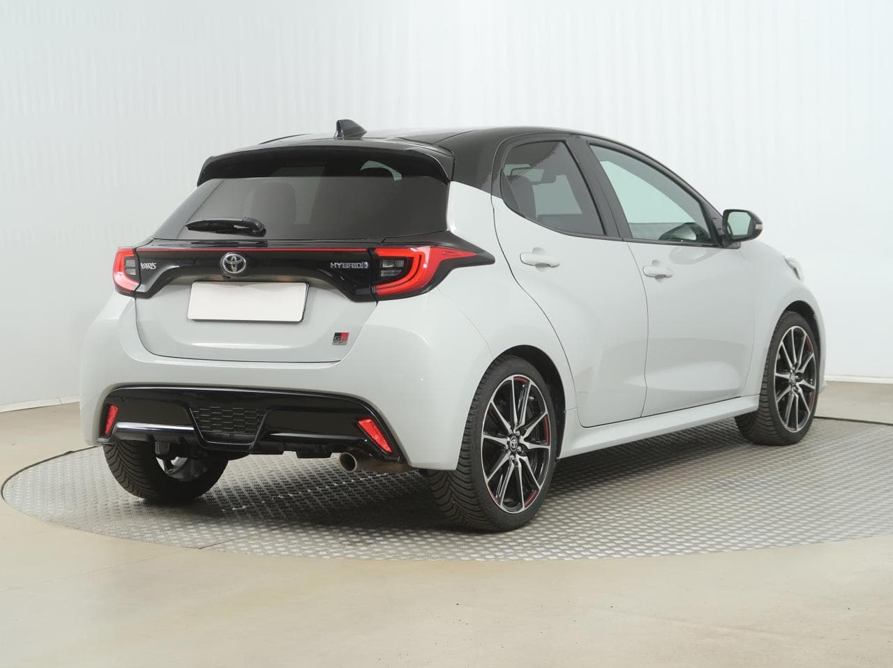 2023 Toyota YARIS - 7